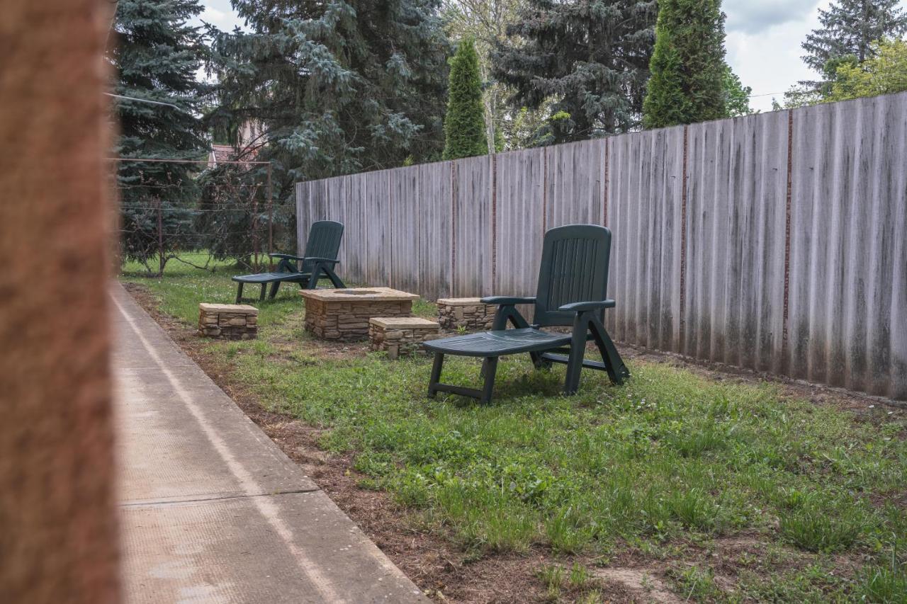 ホテル Olajos Apartman Berekfürdő エクステリア 写真
